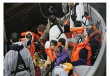 Italia: Recuperan 3 cadáveres y rescatan a 1.385 personas en el mar