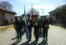 Desfilan por aniversario de nacimiento de José Dolores Estrada