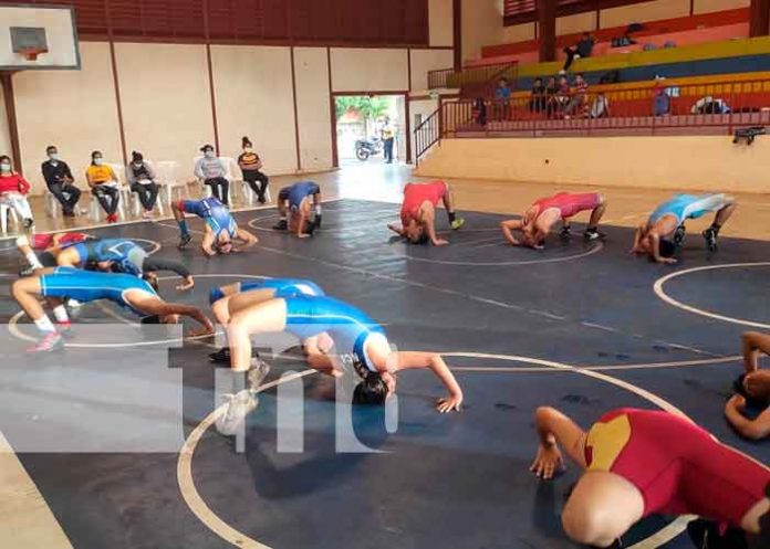 juigalpa2 nicaragua, juigalpa, academia de lucha olímpica, autoridades,