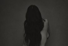 Kourtney Kardashian, totalmente desnuda (foto)