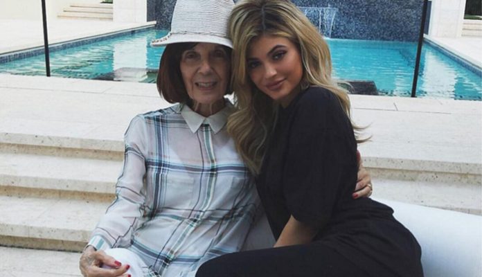 kylie-tiene-nuevo-tatuaje