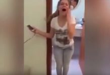 En video: Le lanza lagartija viva a su hija para que suelte celular