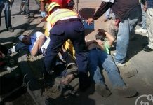 Chocan a motociclista y acompañante por La Cachorra