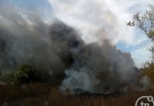Columnas de humo alarman a pobladores cerca de recicladora