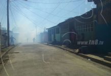 Atacando enfermedades con fumigación en Managua