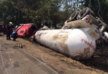 Chinandega: Colisión deja cisterna y camión volcados