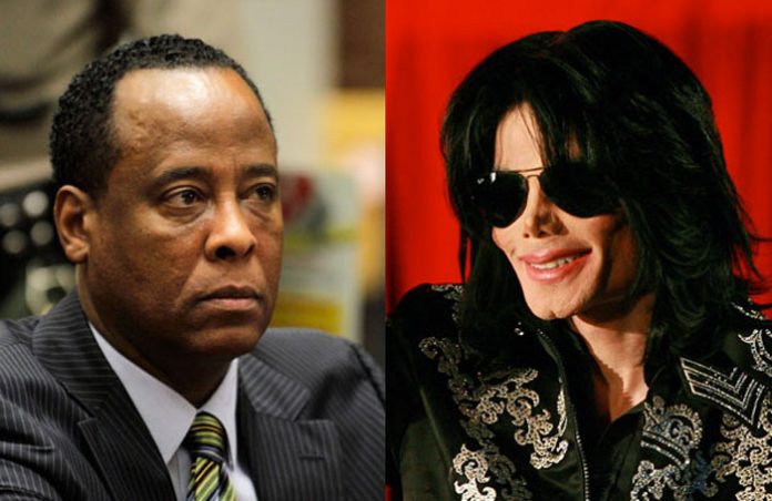 medico-no-dejaba-solo-a-su-hijo-con-michael