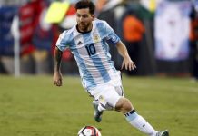 Argentinos no se resignan, inauguran estatua de Messi