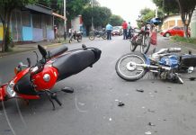 Dos lesionados tras choque de motorizados en San Judas
