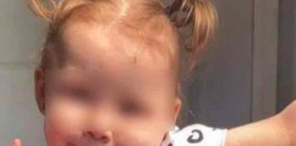 reino unido, niña, muerte, bateria,
