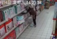 Mujer "poseída" genera terror en un supermercado
