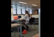 Mujer fue sorprendida viendo porno en el trabajo