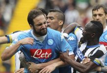 Napoli naufraga en Udinese y se rezaga del líder Juventus