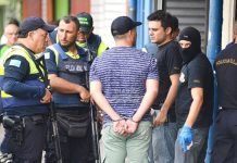 Capturan a tiquillos que cocinaban coca en cuartería