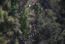 Nepal: Al menos 12 muertos tras caer un autobús por un barranco