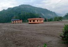 Asia, Nepal, temporadas de monzones, 50 desaparecidos,