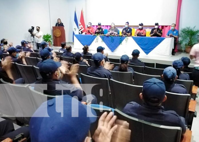 nuevos3 Nicaragua, bomberos, egresados, primeros auxilios,