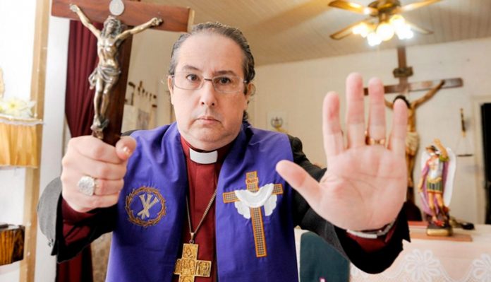 obispo-clases-de-exorcismo