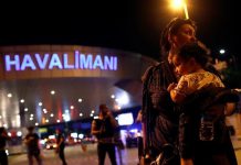 Aeropuerto de Estambul vuelve a operar pero en forma limitada