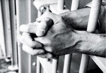 Cadena perpetua para padres de la niña que mataron a joven acosador