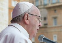 «solidaridad con el sufrimiento de las víctimas y de todo el pueblo francés»