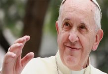 Hay quien siente compasión por animales, pero se olvida del vecino, dice el Papa