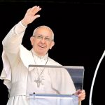 «Yo quiero una Iglesia abierta, comprensiva, que acompañe a las familias heridas