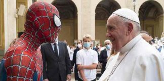 roma, spiderman, papa francisco, visita,