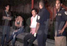Pareja mira la muerte de cerquita en brutal accidente