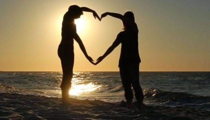 pareja-corazon-700x400