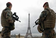 Hombre abre fuego en una calle de París