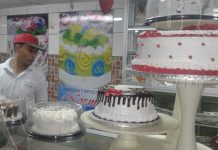 Pasteles y arreglos florales para el Día de las Madres