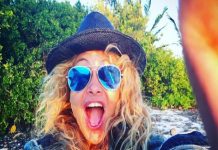 Paulina Rubio lo muestra todo