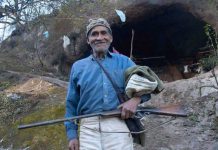 El argentino que lleva 40 años viviendo en una cueva