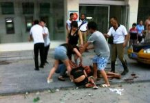 Brutal pelea entre pareja termina en charcos de sangre