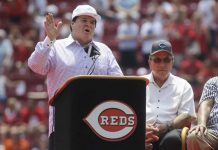 Rojos retiran número de Rose y vencen a Padres