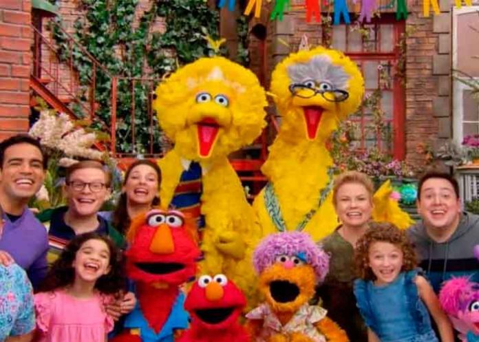 plaza-sesamo cine, comunidad lgbtiq, familia homoparental, plaza sesamo, serie, igualdad de genero,