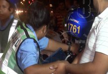 Oficiales terminan lesionados al ser arrollados por un conductor