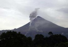 Guatemala: Volcanes de Fuego y Santiaguito en erupción