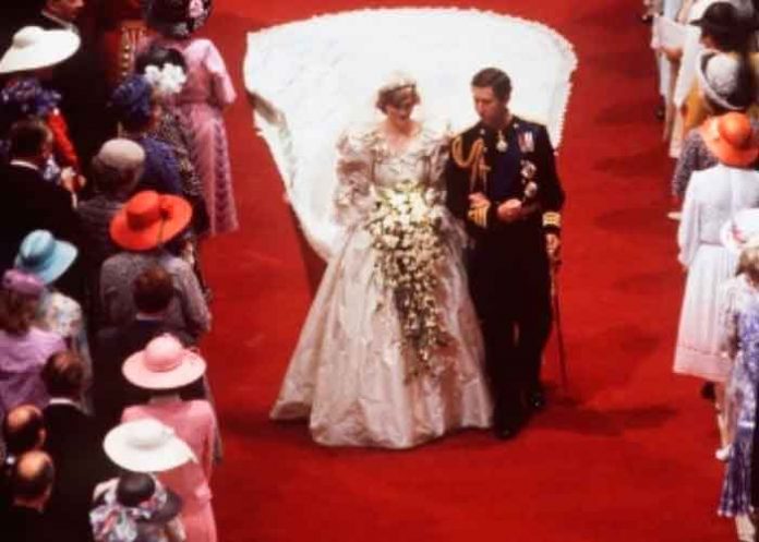 londres, fotos, museo, exposicion, princesa diana, vestido de novia, viral,