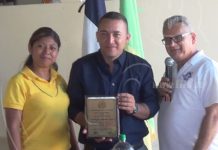 Otorgan reconocimiento al Mejor Maestro de Primaria