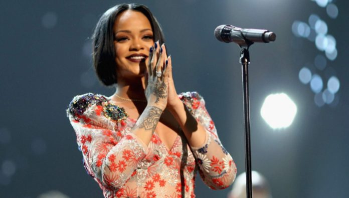 rihanna-y-loro