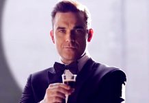 Robbie Williams festeja 42 años con participación en cinta animada