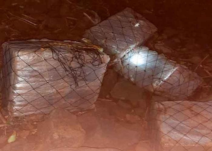 honduras, playa san marcelino, decomiso, policia, droga, cocaina, detenidos,