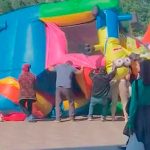 Dos niñas heridas de gravedad luego que un castillo inflable voló por los aires Rusia, dos niñas, castillo inflable, heridas,