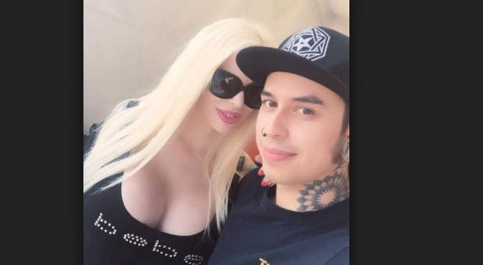 sabrina-se-caso-con-fan