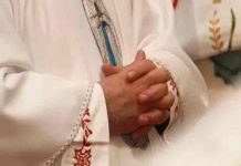 Arrestan a sacerdote que atacó con ácido a varios obispos en Atenas atenas, sacerdote, detencion, ataque,