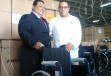 MINSA recibe donativo de sillas de ruedas