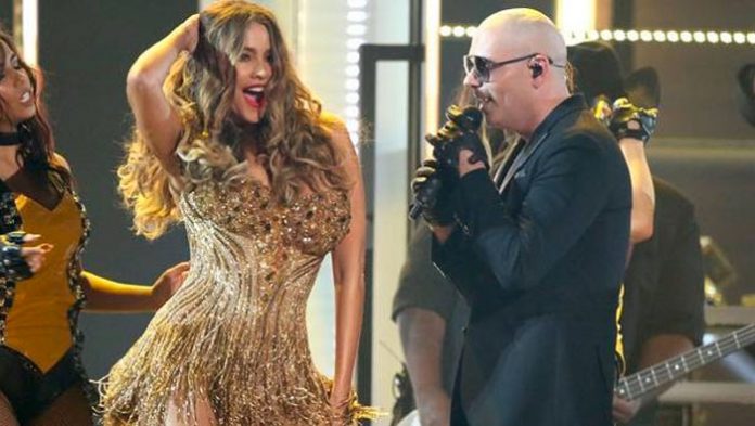 sofia-y-el-taxi-de-pitbull