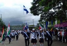 Estudiantes de Somoto desfilan por la patria